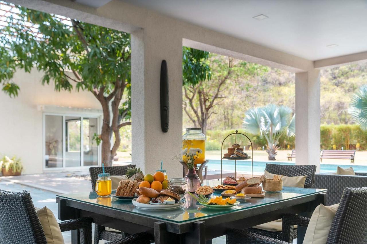 The Leaf By Stayvista - An Enchanting Escape Offering A Pool, Terrace, Lush Lawn, Contemporary Interiors, And Indoor Games アリバグ エクステリア 写真