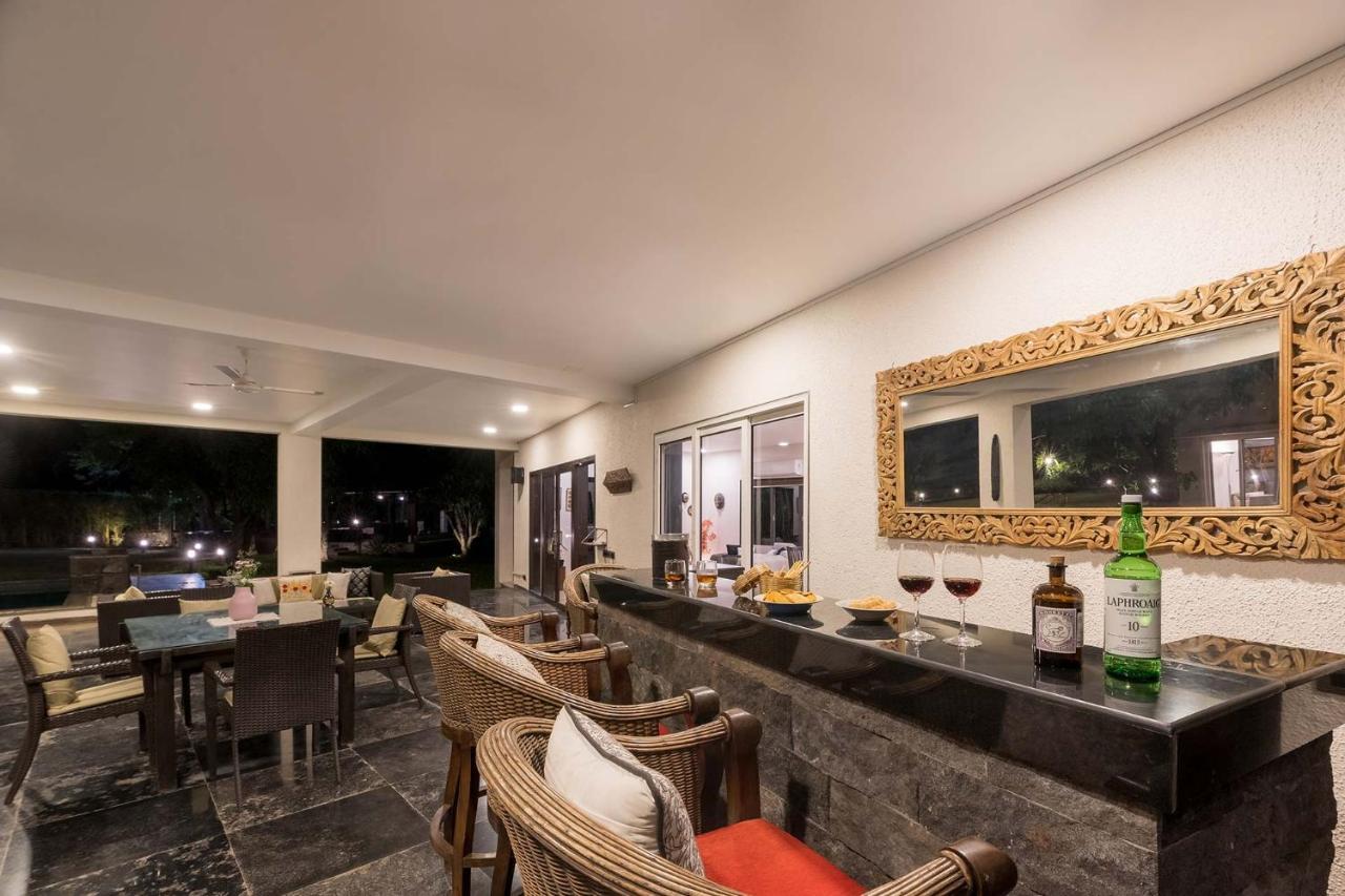 The Leaf By Stayvista - An Enchanting Escape Offering A Pool, Terrace, Lush Lawn, Contemporary Interiors, And Indoor Games アリバグ エクステリア 写真